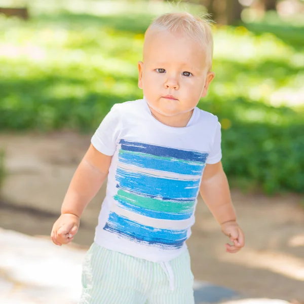 Baby Wandelen — Stockfoto