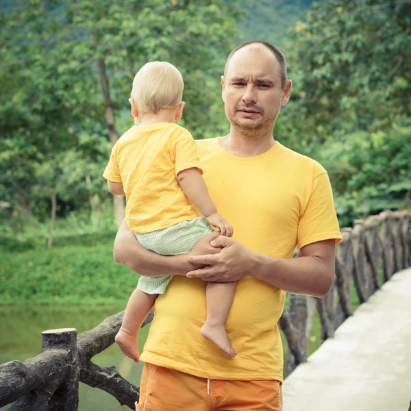 Bambino e padre — Foto Stock