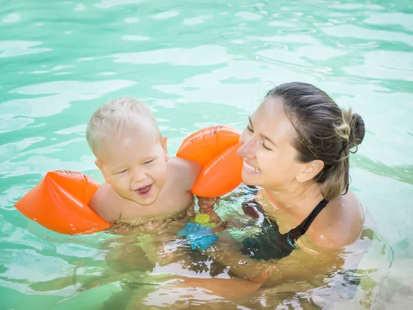 Bambino e madre — Foto Stock