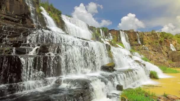 Водоспад pongour — стокове відео