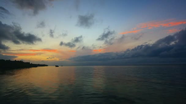 Zachód słońca nad morzem. Timelapse. Bohol, Filipiny. — Wideo stockowe