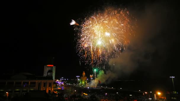 Feuerwerk in der Stadt — Stockvideo