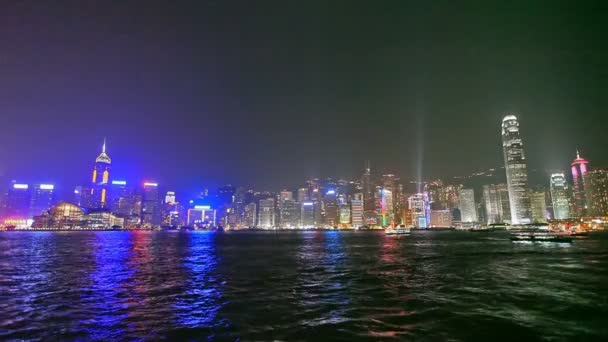 Vue de nuit du port de Hong Kong illuminé — Video
