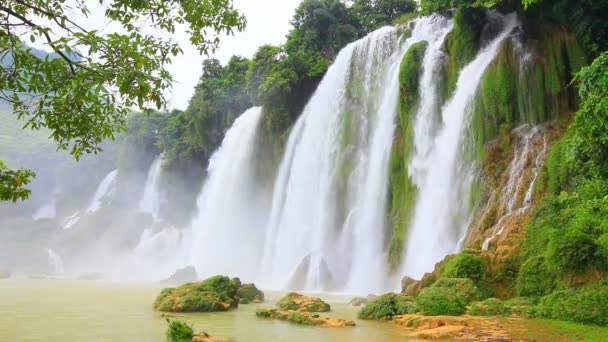 Ban Gioc cachoeira — Vídeo de Stock