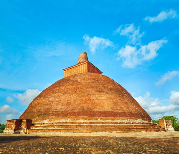 Jetavanaramaya dagoba nas ruínas de Jetavana — Fotografia de Stock