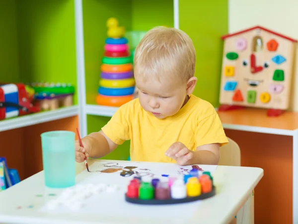 Bambino ragazzo pittura — Foto Stock