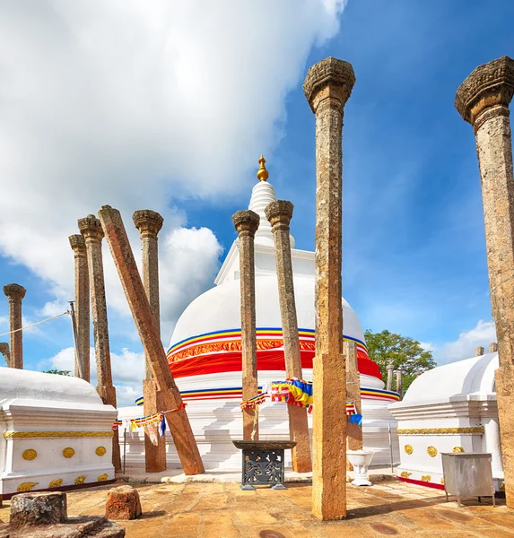 Thuparamaya dagoba. Anuradhapura, Sri Lanka. — Zdjęcie stockowe