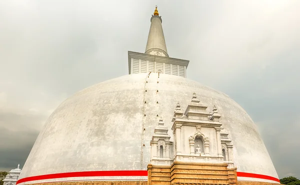 Ruwanwelisaya dagoba. Anuradhapura, Sri Lanka. — Stok fotoğraf