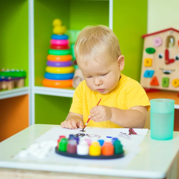 Bambino ragazzo pittura — Foto Stock