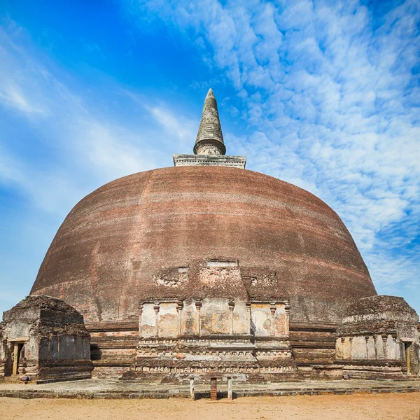 Rankoth Vehera. Polonnaruwa. Sri Lanka. — Foto de Stock