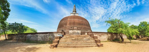 Rankoth Vehera. Polonnaruwa. Sri Lanka. Panorama — Fotografia de Stock