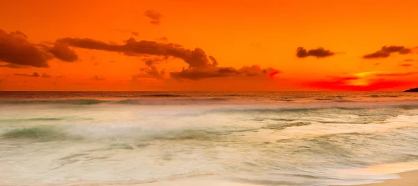 Solnedgång över havet. Panorama — Stockfoto