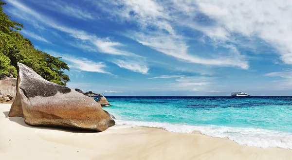 Spiaggia Tropicale Con Sabbia Bianca Mare Limpido Isole Similan Thailandia — Foto Stock