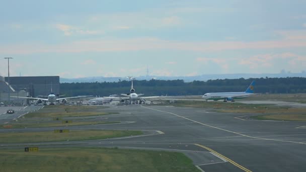 Terminal de carga no aeroporto de Frankfurt — Vídeo de Stock
