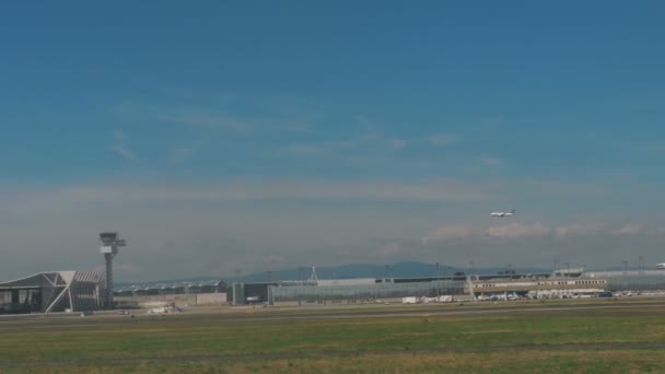 Bir görünümü önlüğü Frankfurt Airport — Stok video