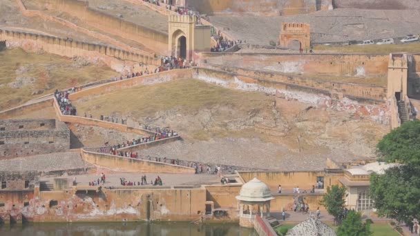 Turystów w fort Jaipur — Wideo stockowe
