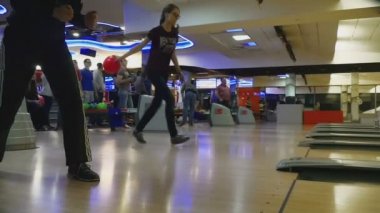 Bowling Club kuantum aile yarışmalar