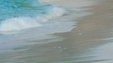 Turkuaz dalgalar, ağır çekim