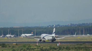 Uçak pist 25 l açılış