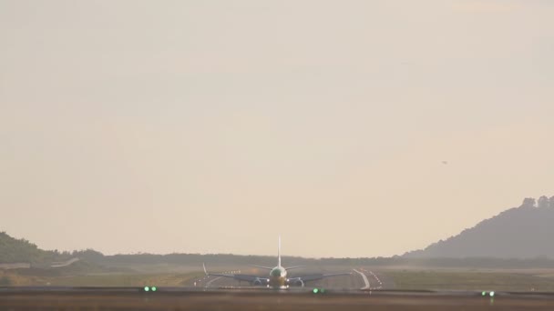 Boeing 727 iniş sonra fren — Stok video