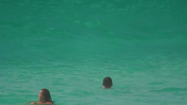 Vysoké vlny na Karon Beach, Phuket — Stock video