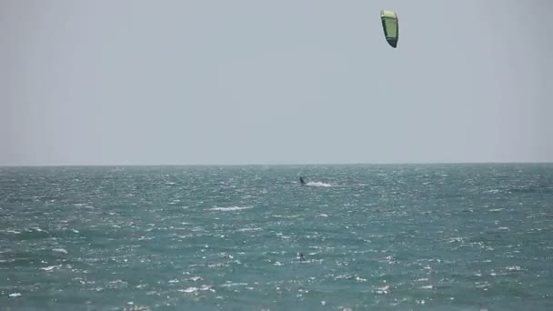 Ismeretlen kitesurfer: Mui Ne resort — Stock videók