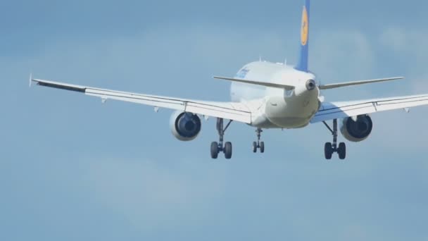 Airbus 320 en approche — Video