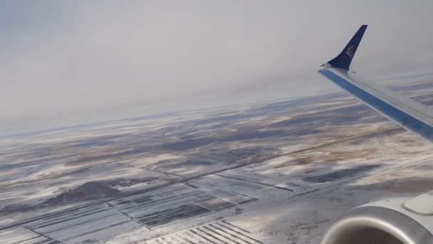 Avión despegando desde el Aeropuerto Internacional de Astana — Vídeo de stock