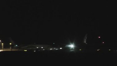 Katar Boeing 787 Dreamliner hızlandırmak kalkış gece önce