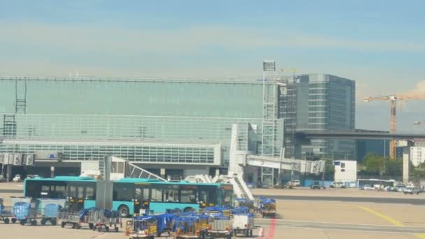 Frankfurt Aeropuerto delantal tráfico — Vídeo de stock