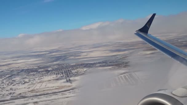 Vliegtuig opstijgen van Astana International Airport — Stockvideo