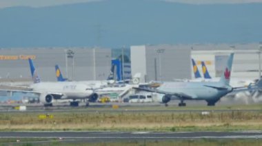 Boeing 777 kalkış ve tırmanış