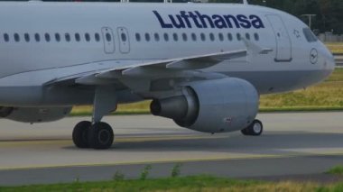 İnişten sonra 320 sefer sayılı Airbus