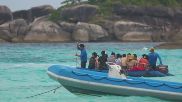 Touristes à Similans — Video