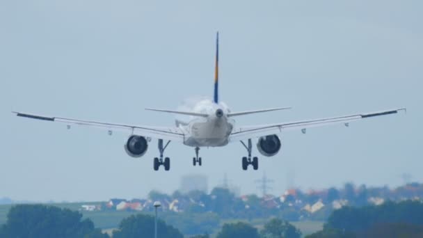 Airbus 320 προσγείωση στη Φρανκφούρτη — Αρχείο Βίντεο