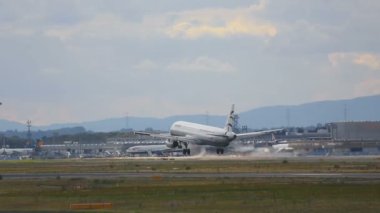 Airbus 320 Frankfurt'ta açılış