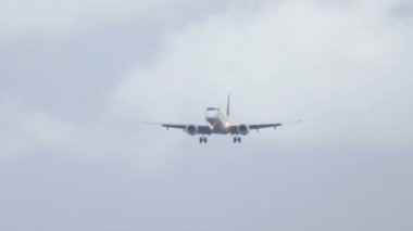 Embraer 190 Frankfurt'ta açılış