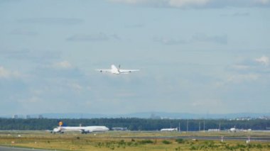 Airbus 380 kalkış ve tırmanış