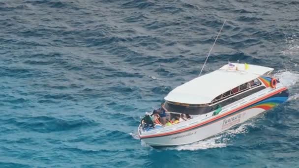 Speedboat approche de la plage Similan Islands — Video