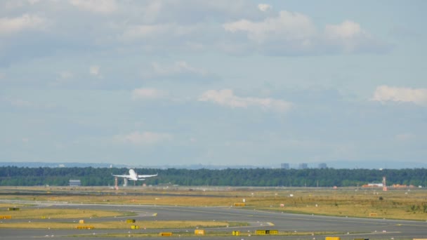 Accélération et décollage de l'avion — Video