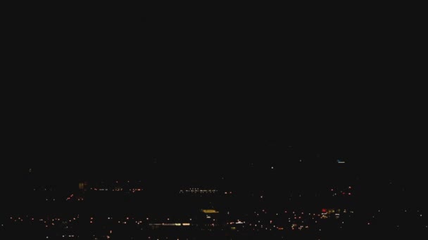 Feux d'artifice clignotant dans la soirée 