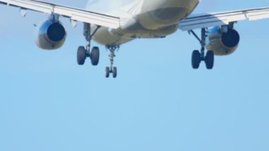 Airbus 320 yaklaşıyor