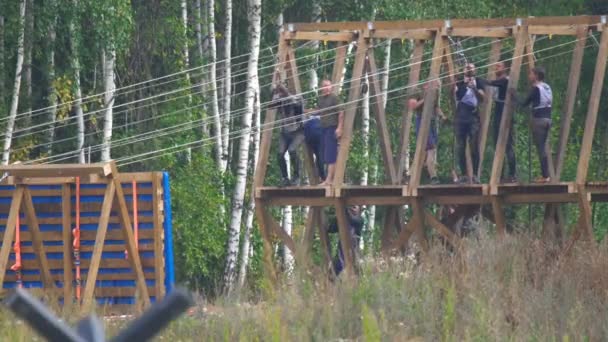 Descida na suspensão do rolo — Vídeo de Stock