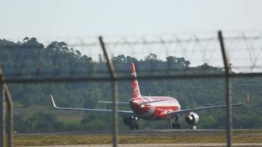 Uçak hızlandırmak pist ve kalkış üzerinde