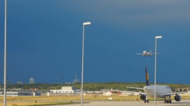 Çok Embraer 195 yaklaşıyor