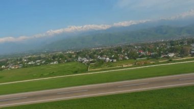 Uçak kalktıktan üzerinden görüntülemek