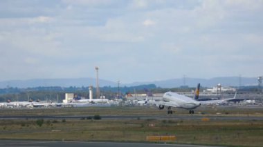 Airbus yaklaşıyor ve açılış 320