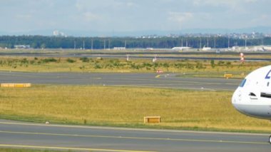 Uçak başına Taksilemek