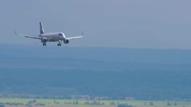 Aterragem do avião Airbus A320 — Vídeo de Stock