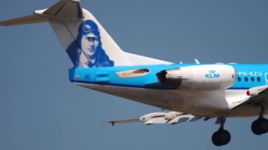 KLM Cityhopper Fokker 70 inişi